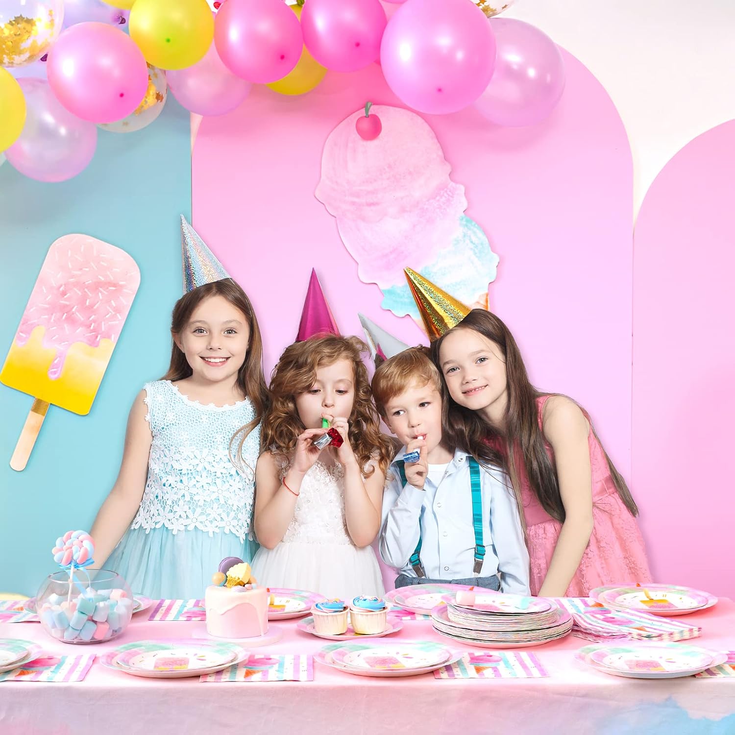 WERNNSAI Ice Cream Plates and Napkins Set for 16 Guests