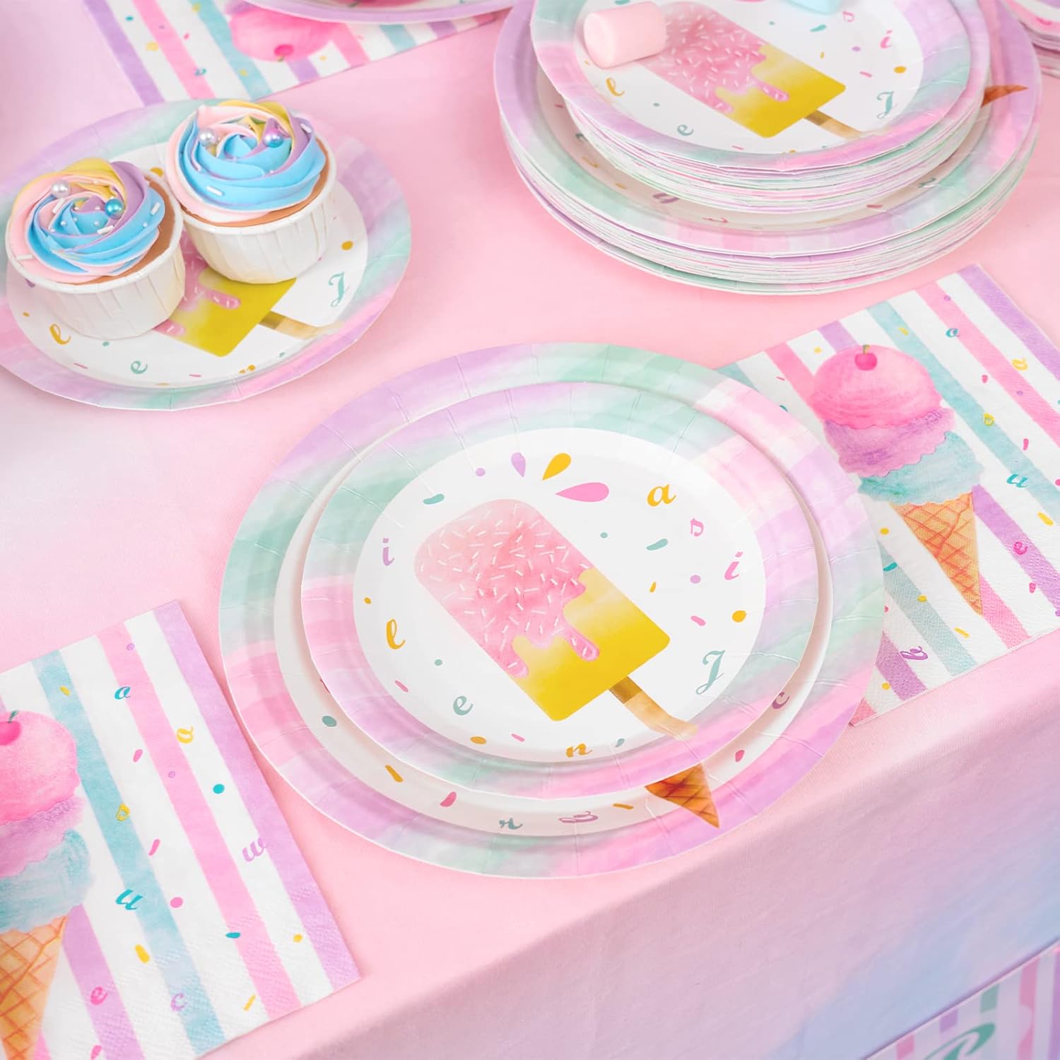 WERNNSAI Ice Cream Plates and Napkins Set for 16 Guests
