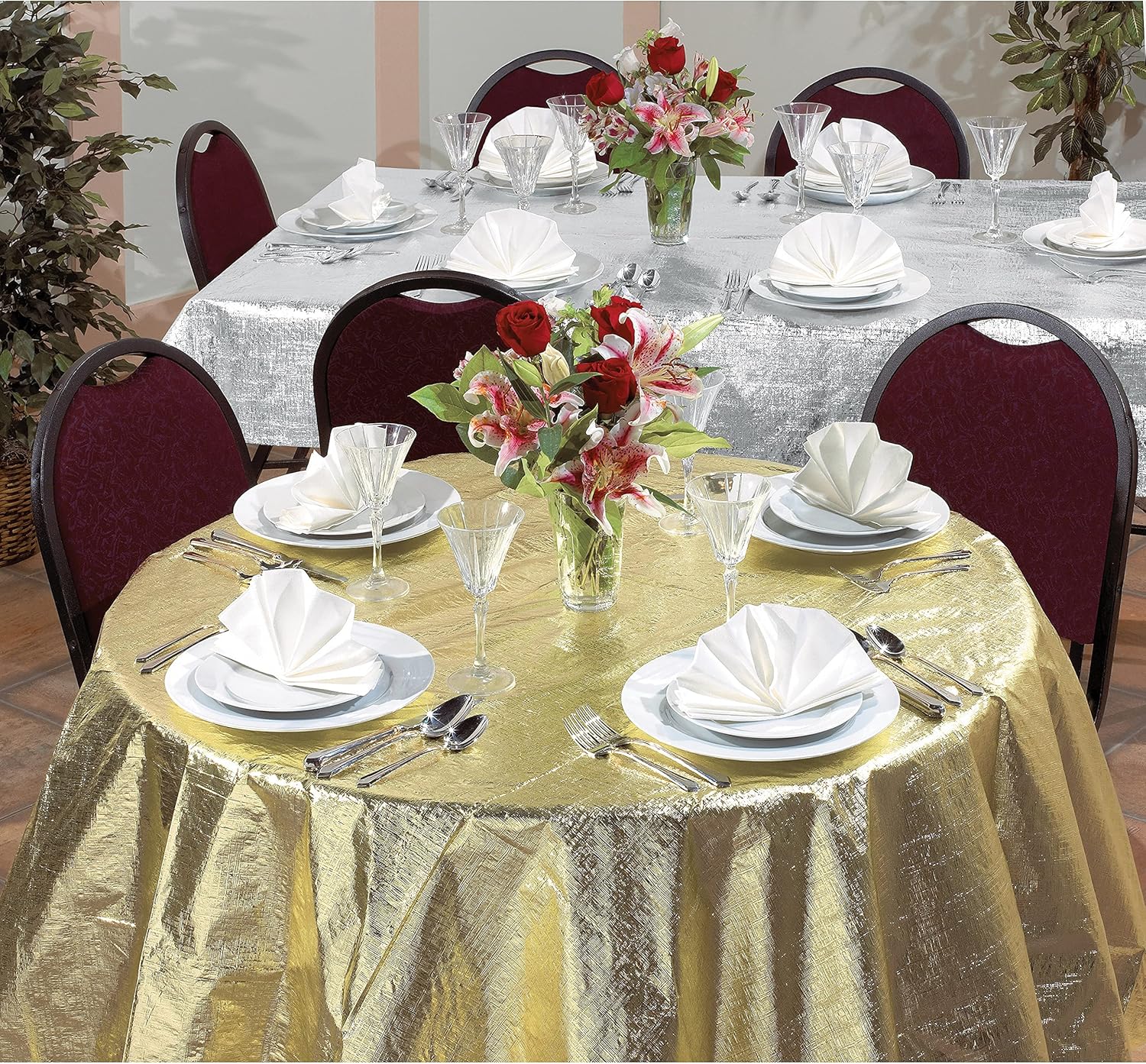 Creative Converting 38321 Metallic Gold Tablecloth